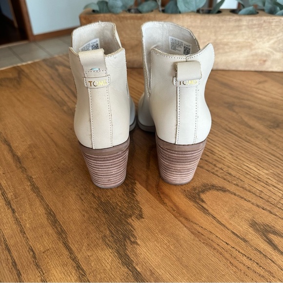 Toms Everly Cutout Block Heel Ankle Booties Beige Leather Size 7.5 Women’s Shoes - Picture 4 of 10
